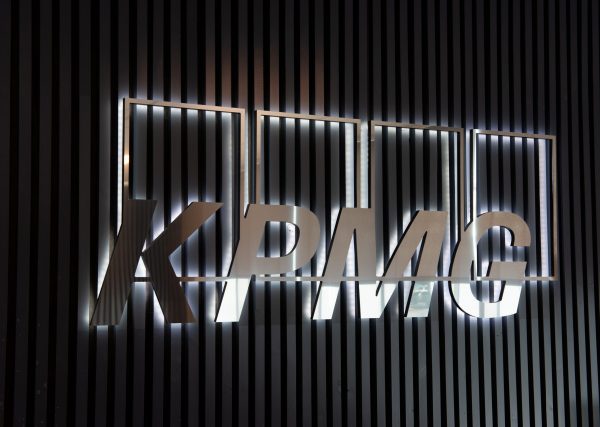 KPMG logo med lys